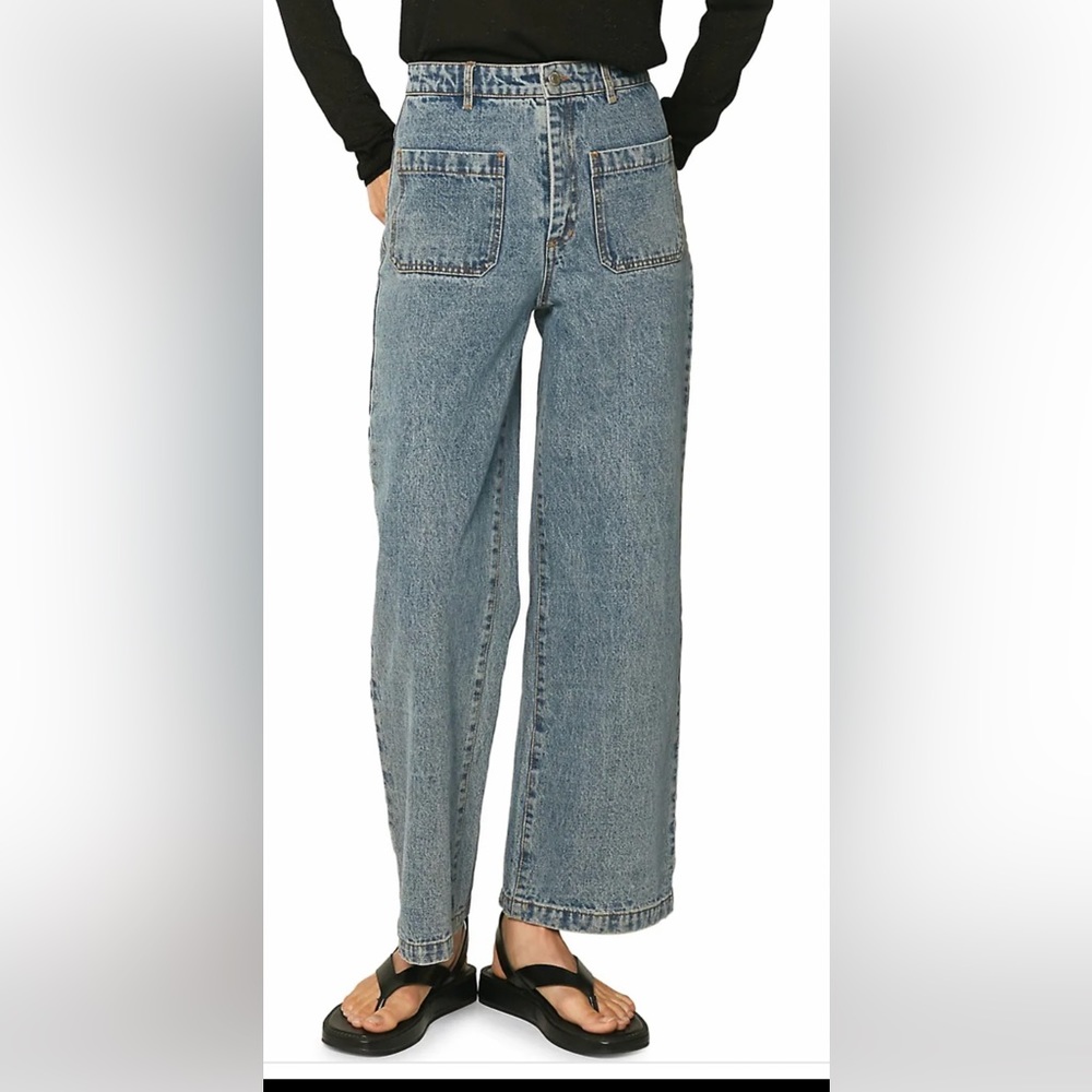 Wide leg mid-rise jeans